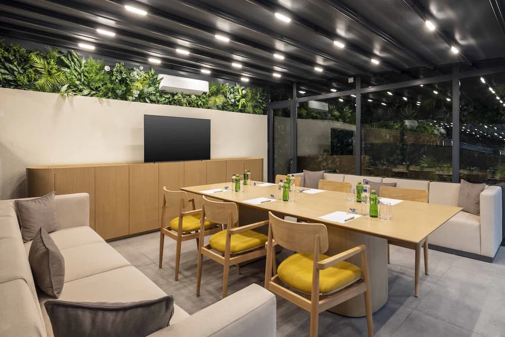 Meeting facility