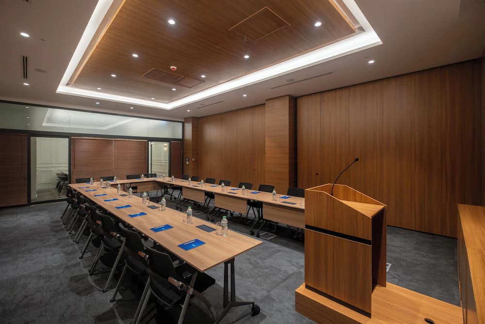 Meeting facility