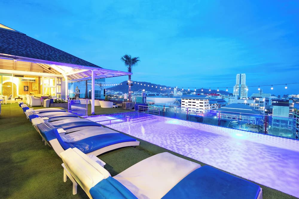 Rooftop pool
