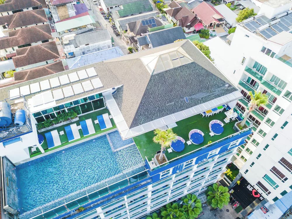 Rooftop pool