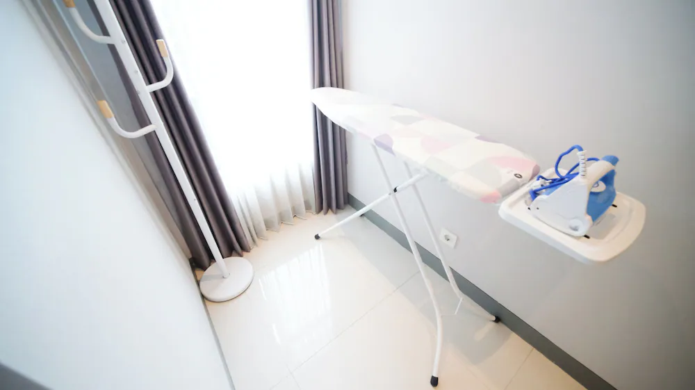 Iron/ironing board