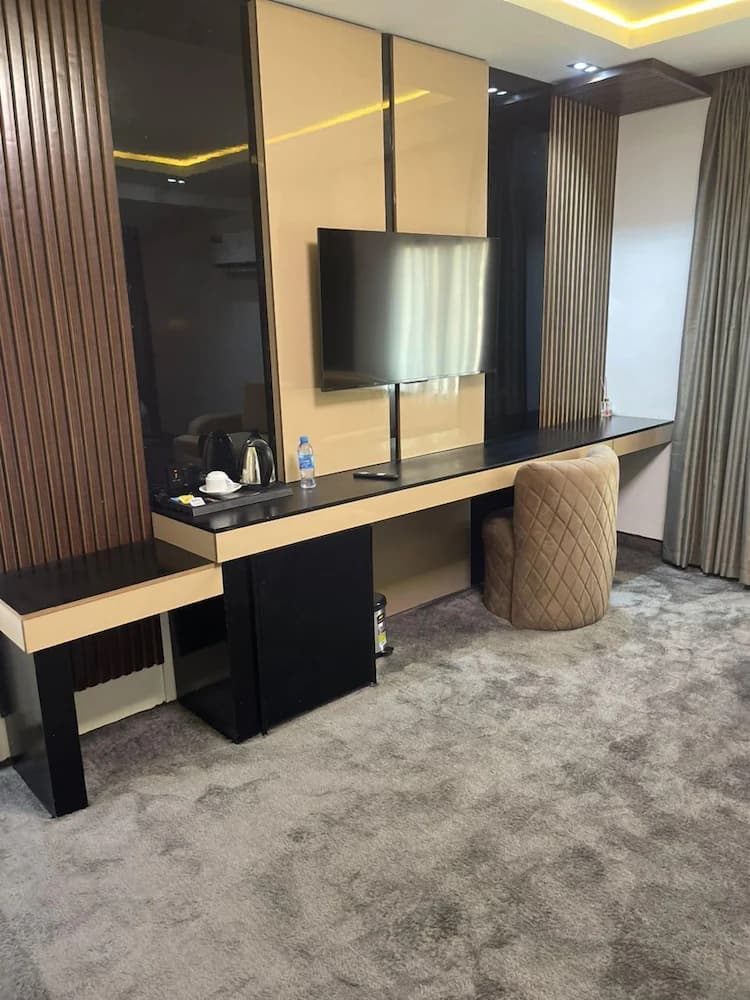 Room amenity