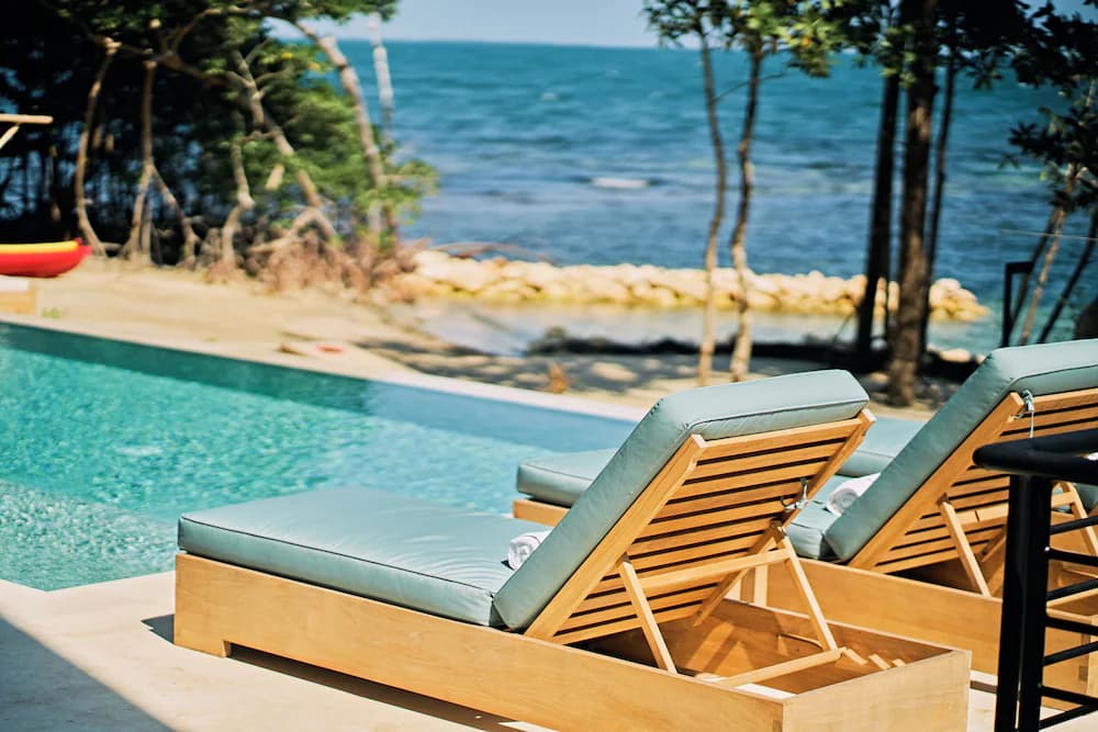 Infinity pool