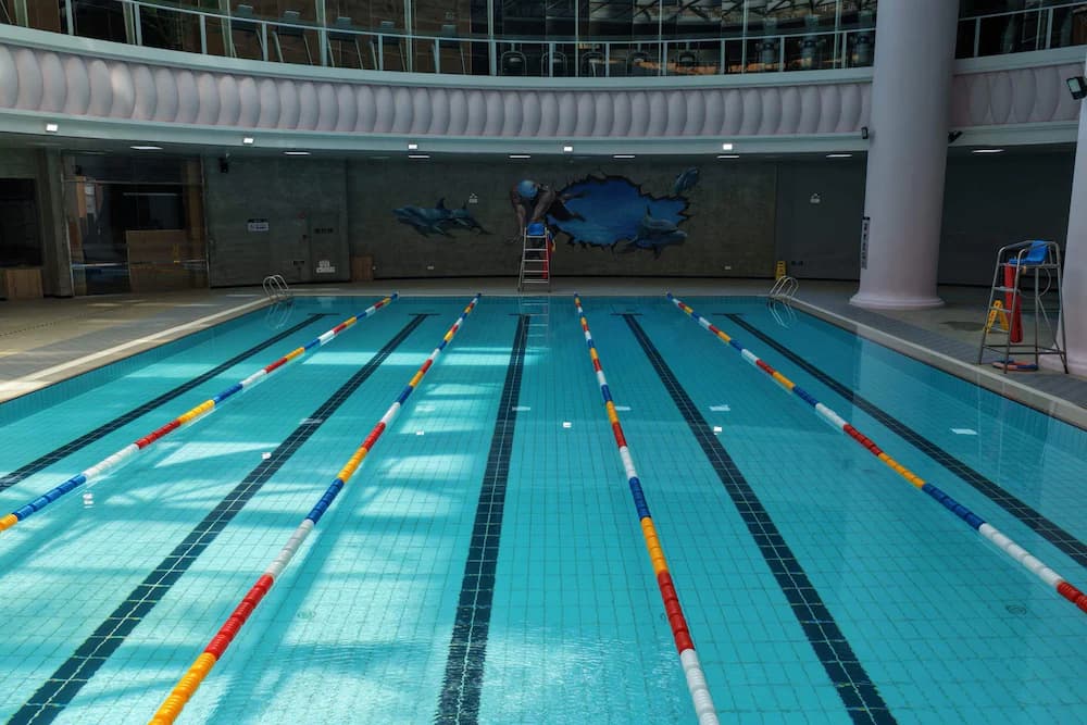 Exercise/lap pool