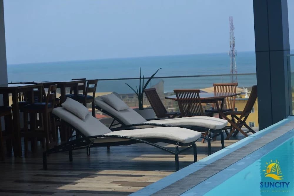 Rooftop pool
