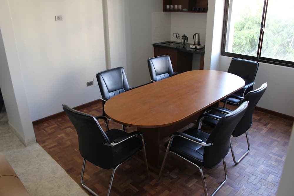 Meeting facility