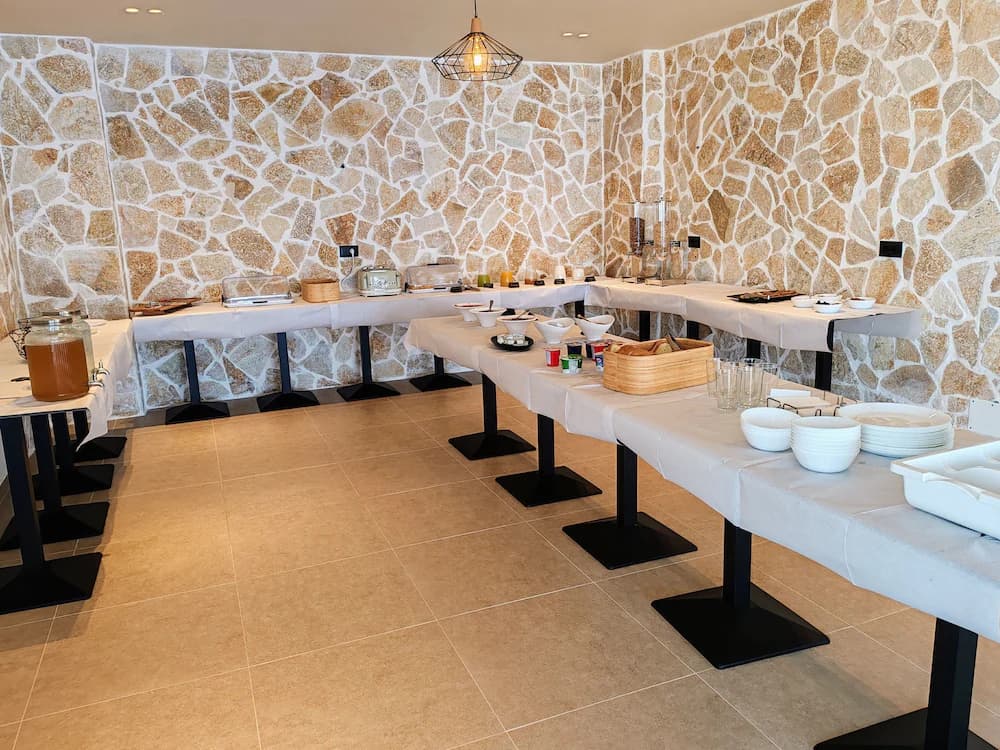 Breakfast buffet