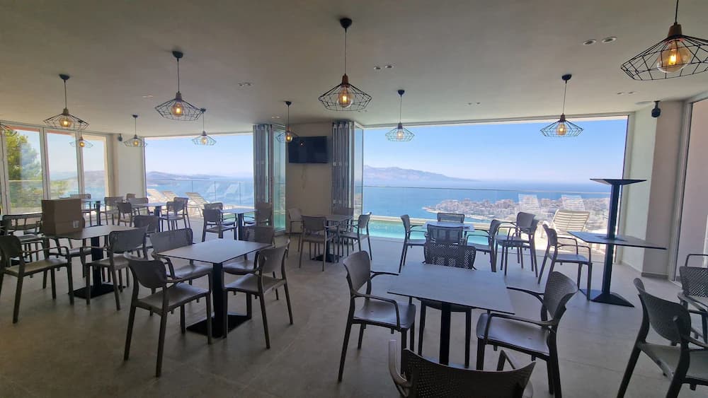 Poolside bar
