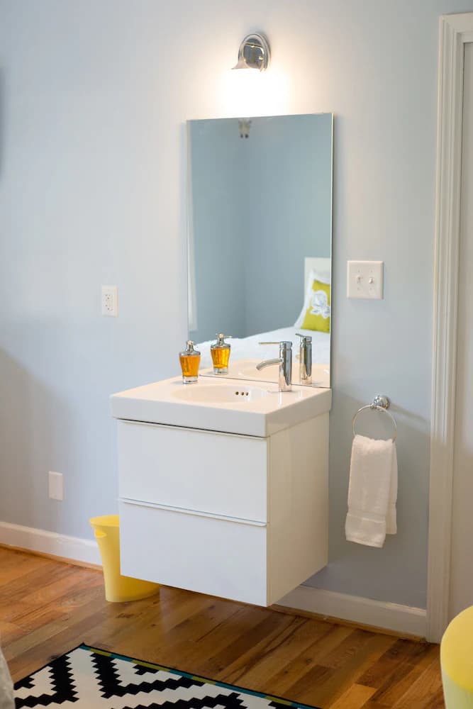 Bathroom sink