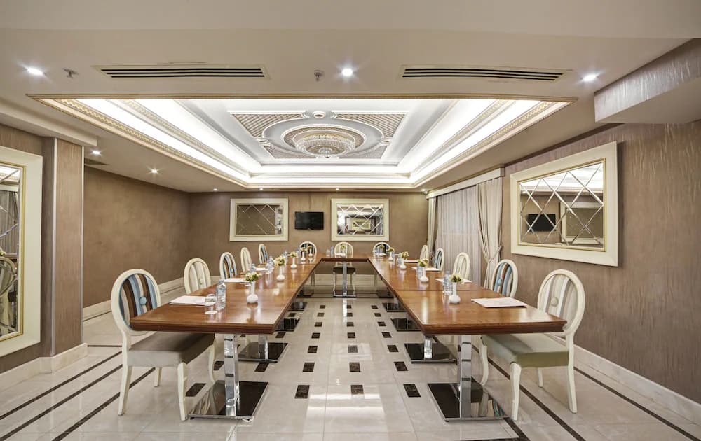 Meeting facility