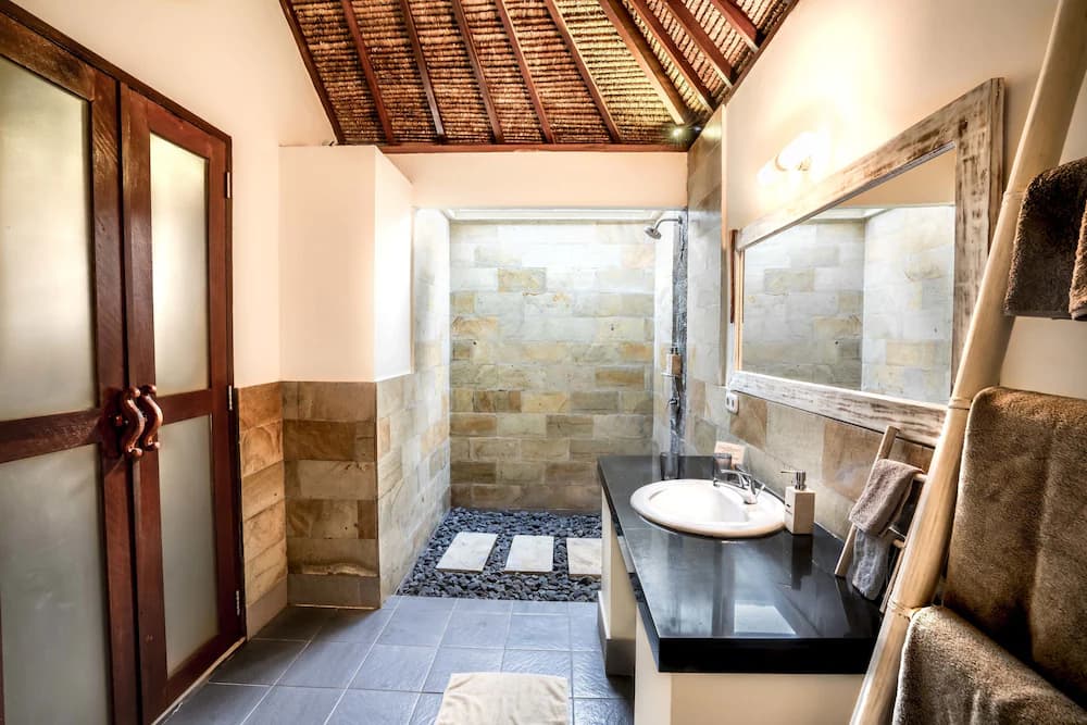 Bathroom amenities