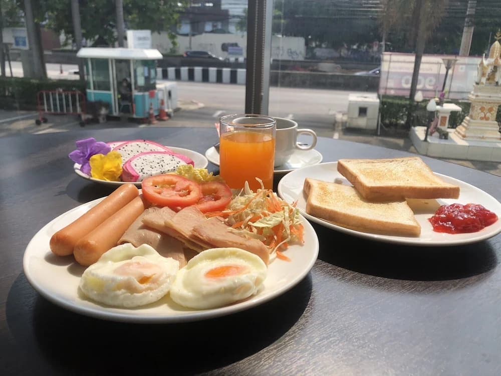 Breakfast meal
