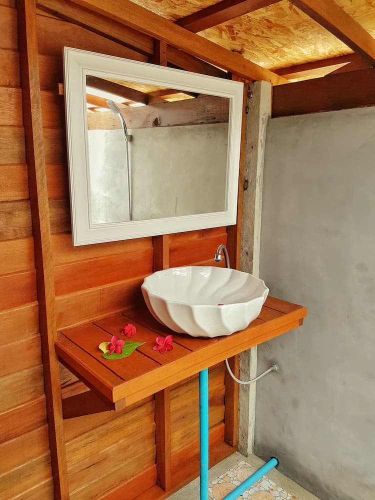 Bathroom sink