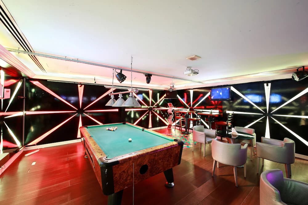 Sports bar