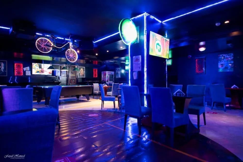 Sports bar
