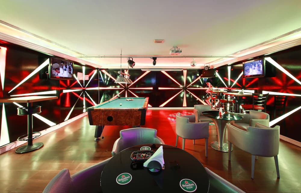 Sports bar