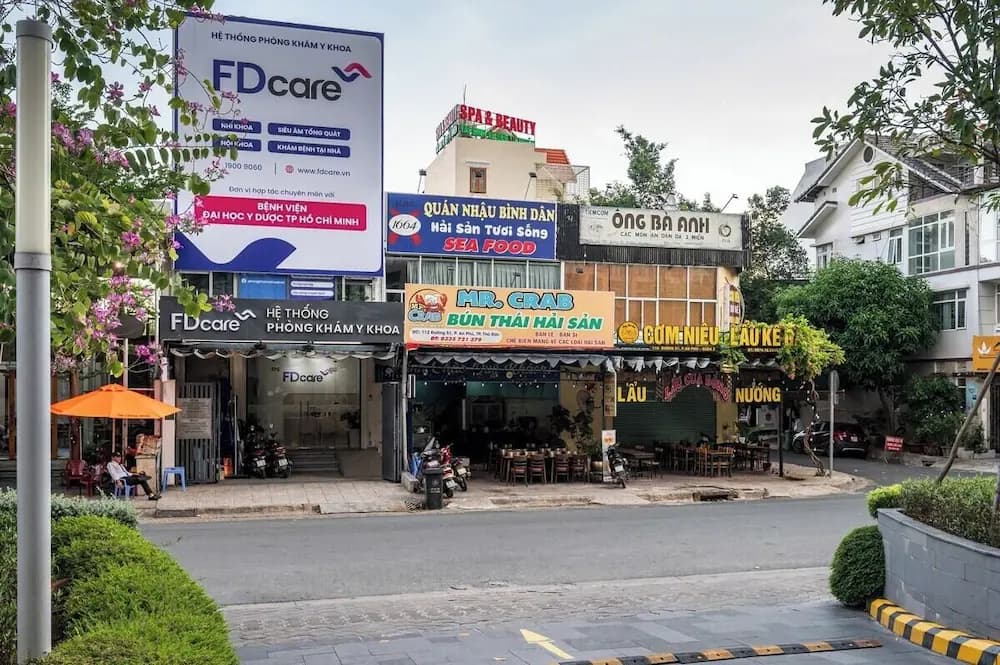 Shopping mall