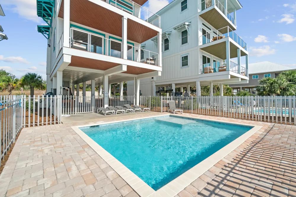 Private pool