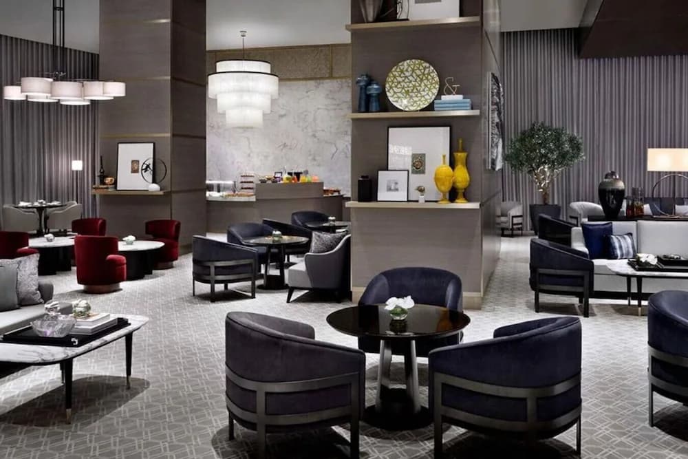 Lobby lounge