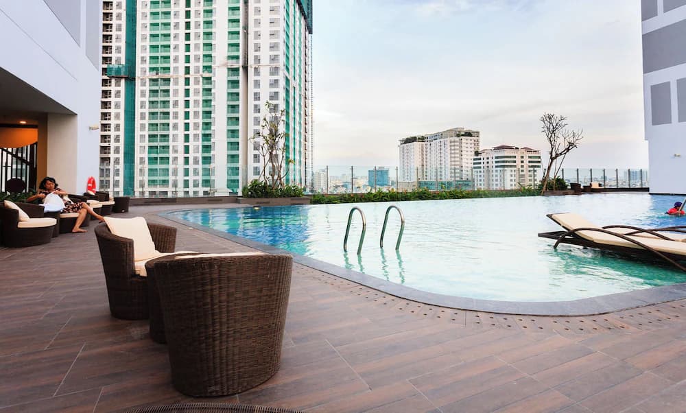 Private pool