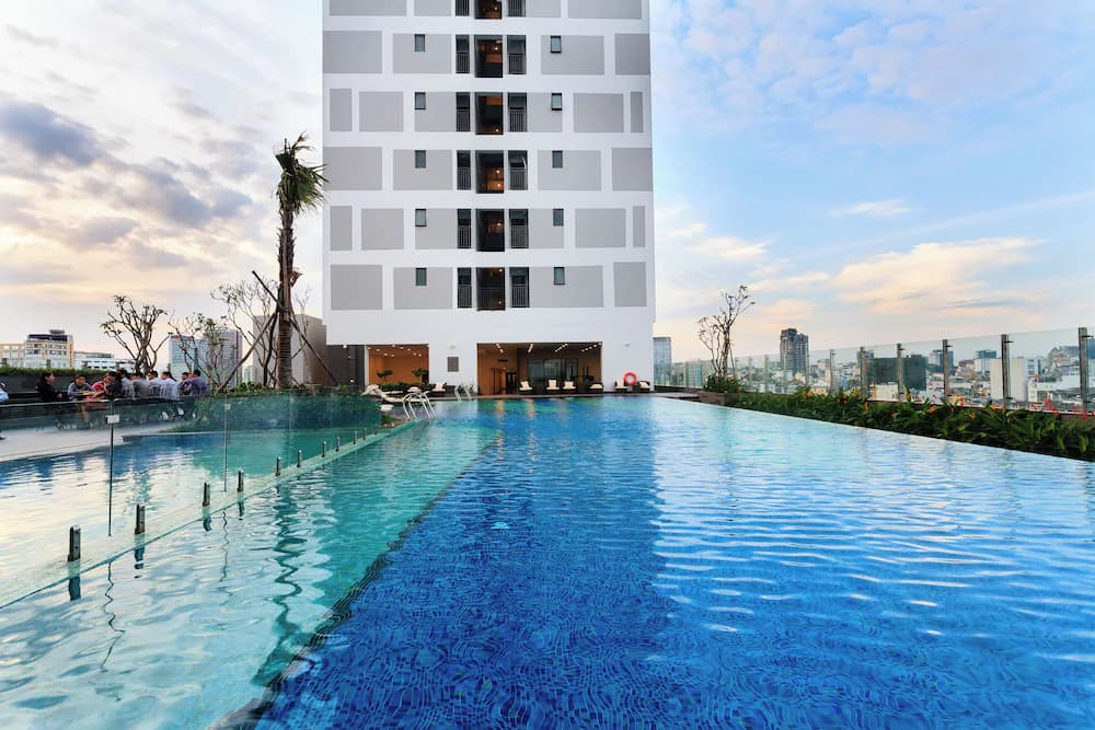 Private pool