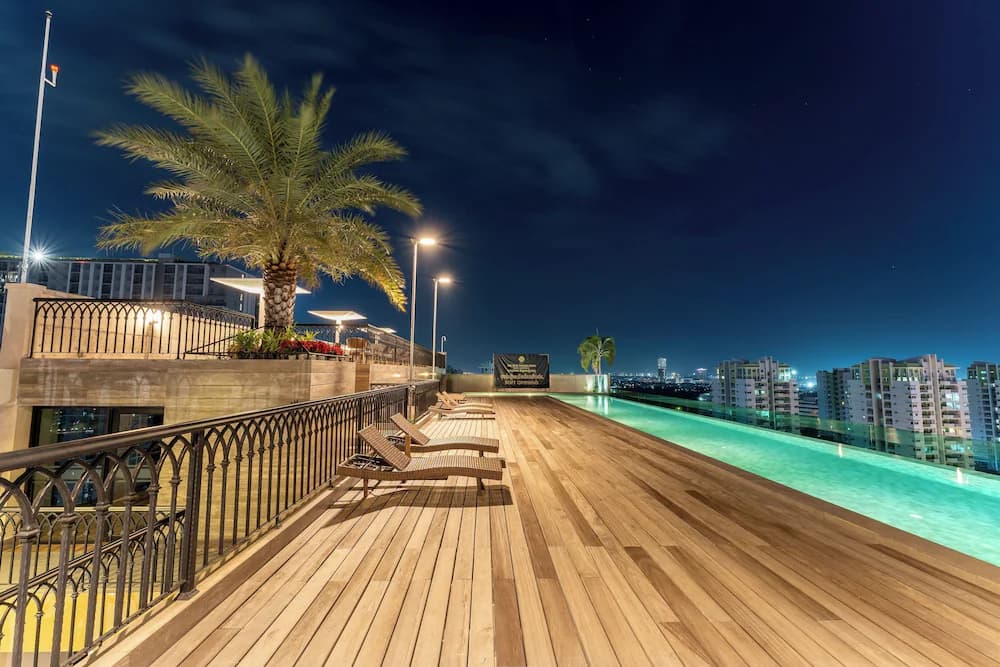 Rooftop pool