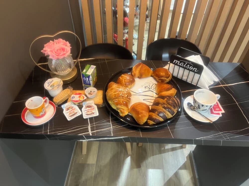 Breakfast area