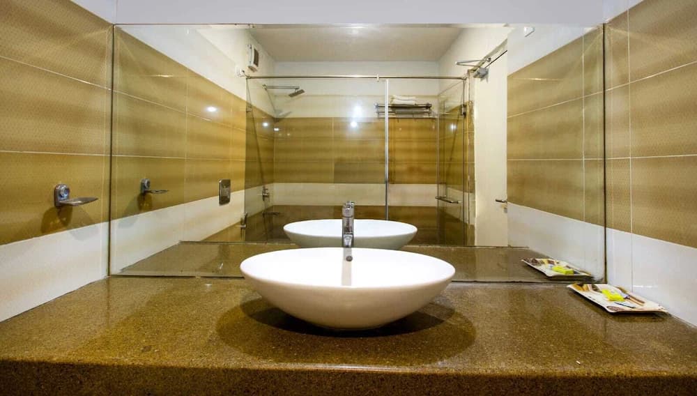 Bathroom sink