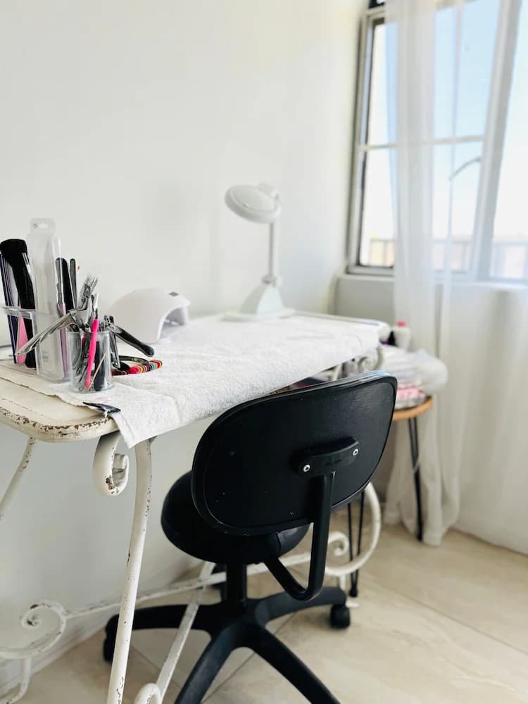 Nail salon