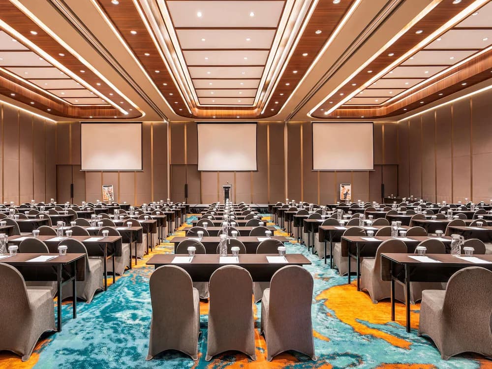 Meeting facility