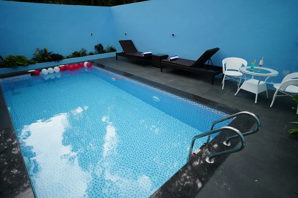 Private pool