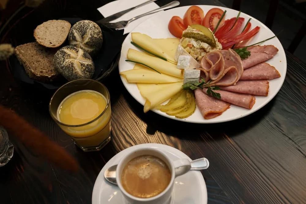 Breakfast meal