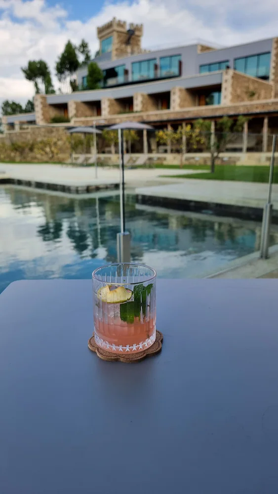 Poolside bar