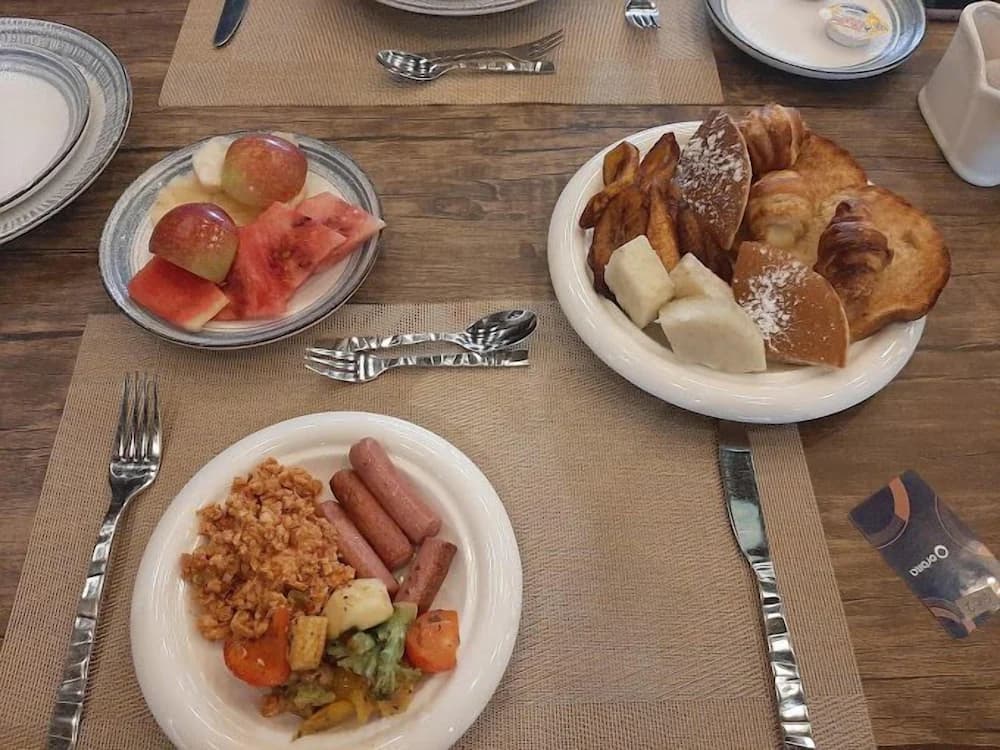 Breakfast meal