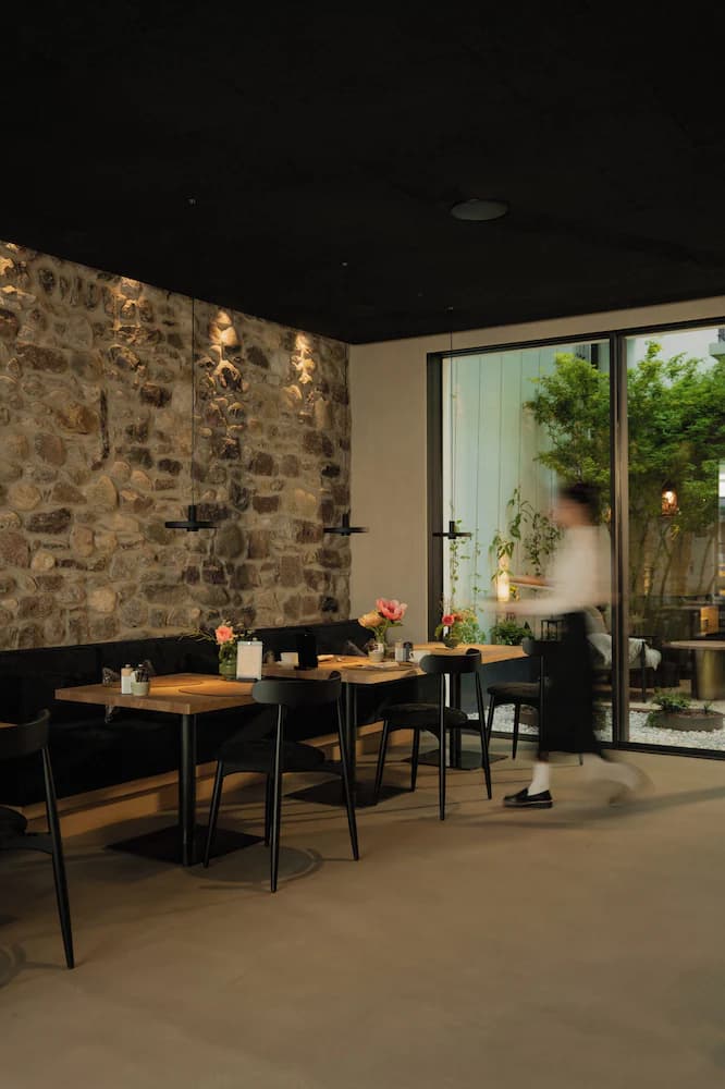 Breakfast area