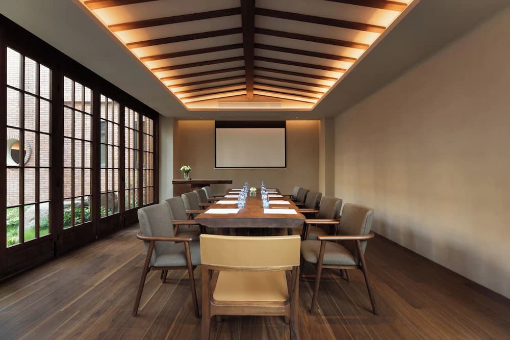 Meeting facility