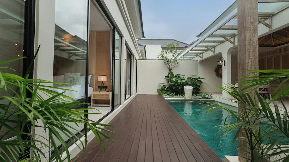 Private pool