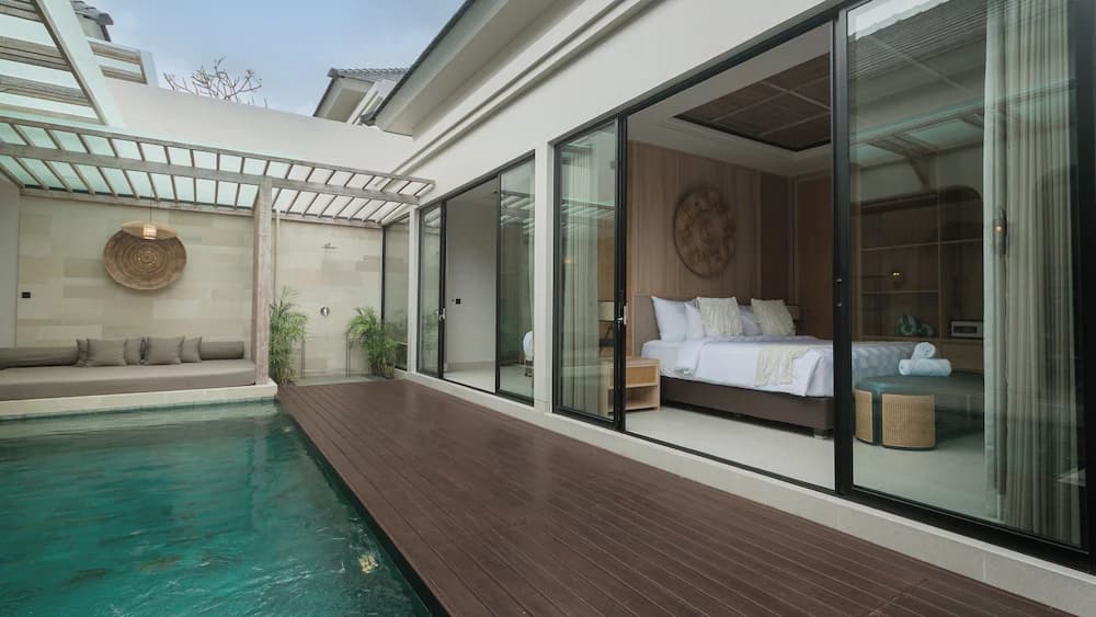 Private pool