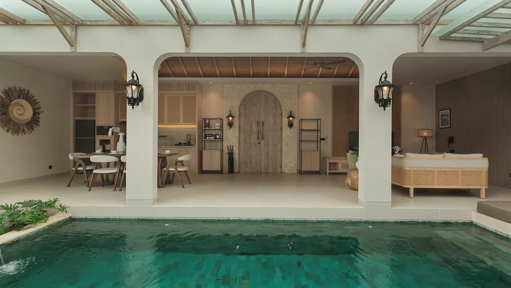 Private pool