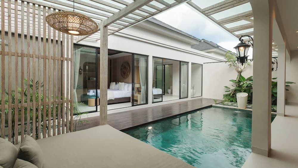 Private pool
