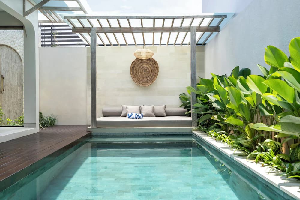 Private pool