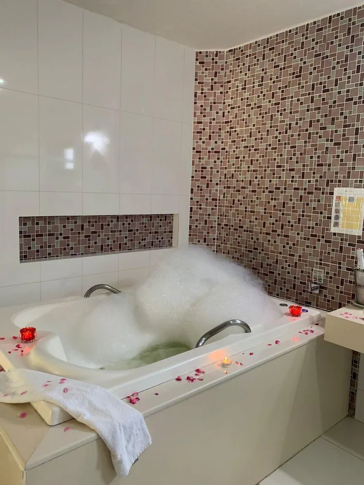 Private spa tub