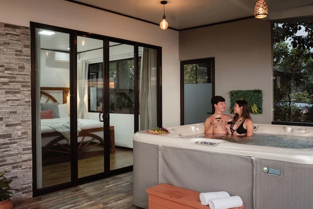 Private spa tub