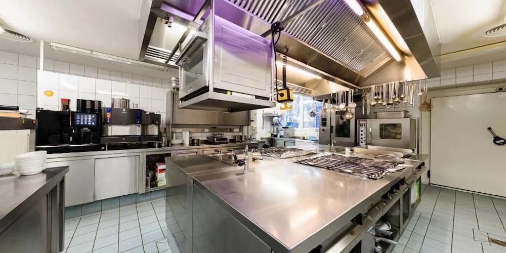 Private kitchen