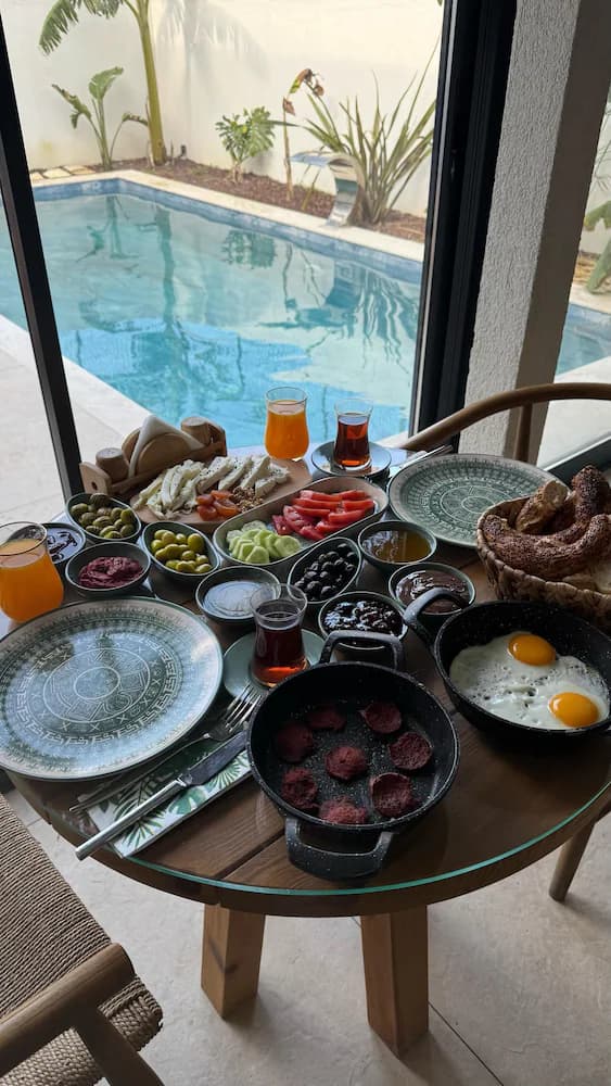 Breakfast meal