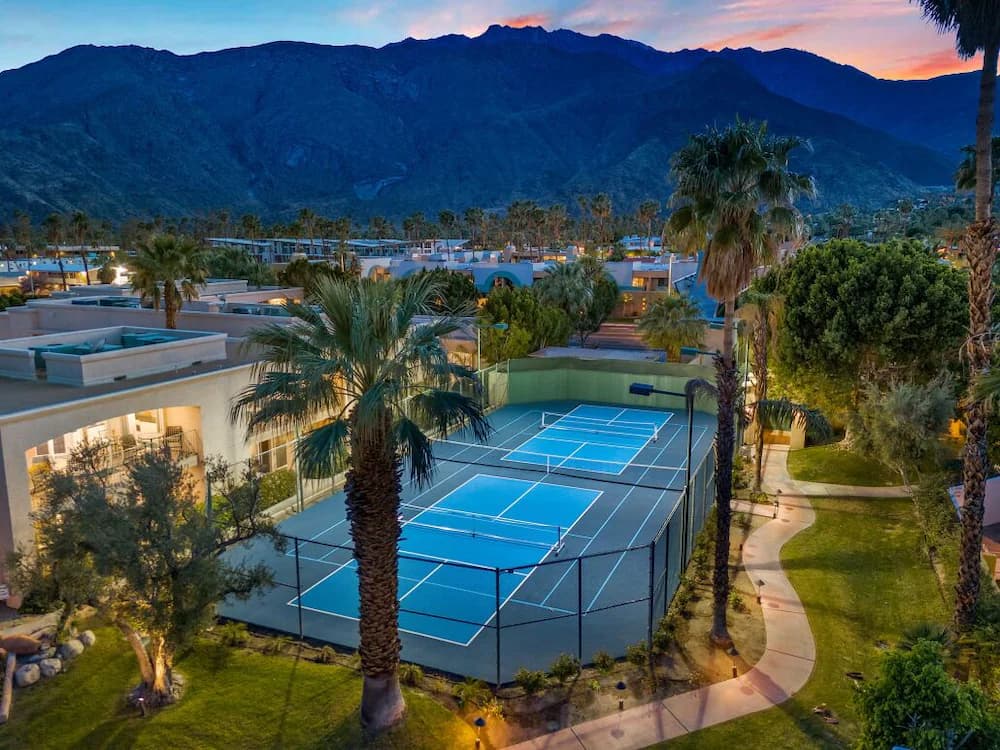 Tennis court
