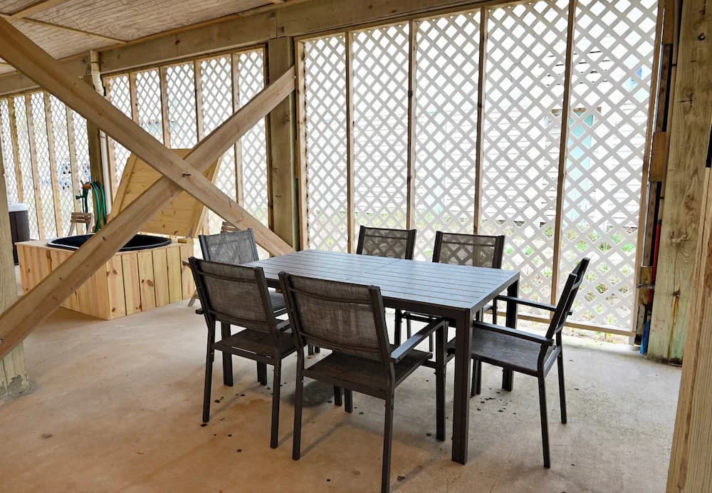 Outdoor dining
