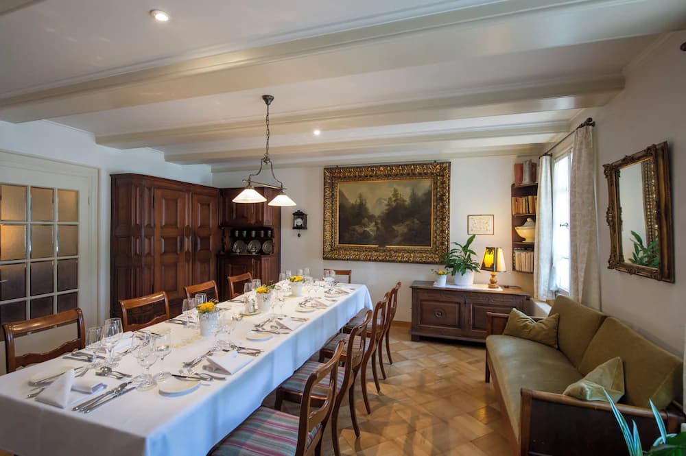 Banquet hall