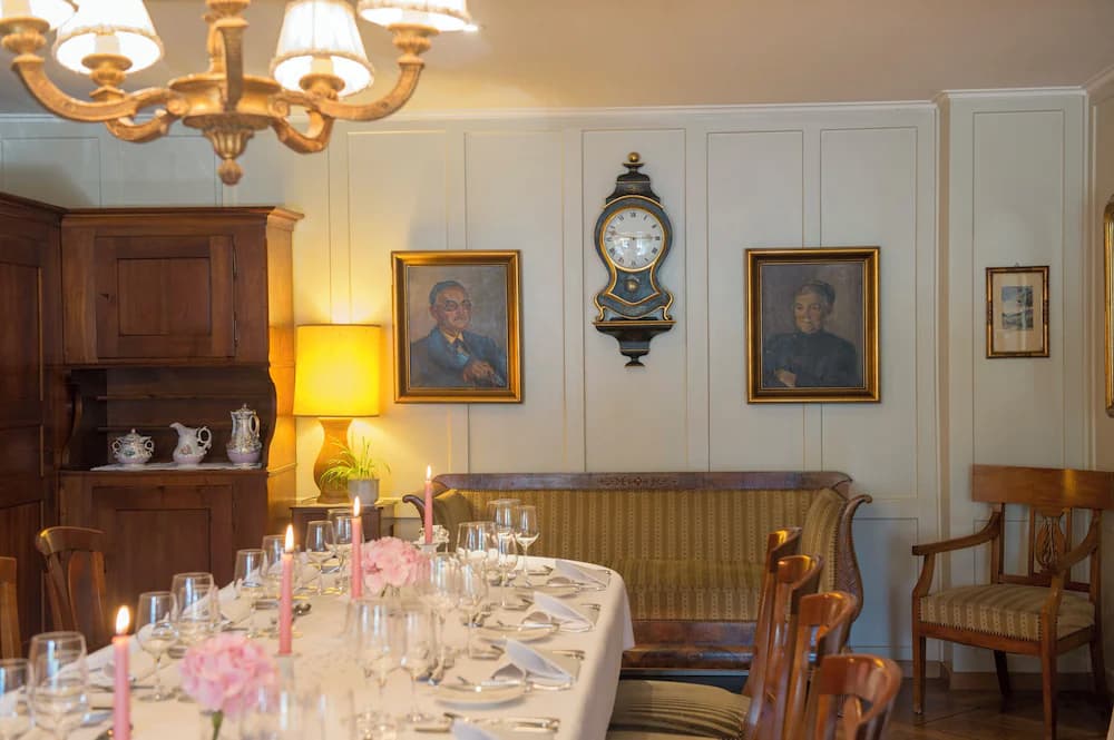 Banquet hall