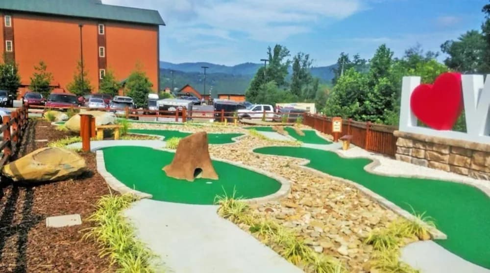 Mini-golf